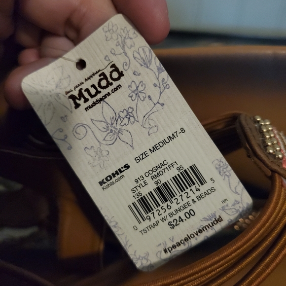 NWT MUDD Sandals T Strap Beaded Details Cognac Brown Color size 7/8 - Picture 7 of 7